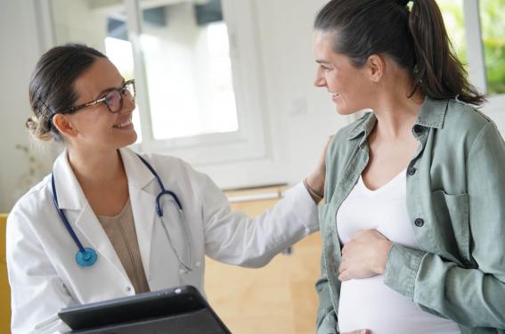 Bientraitance en périnatalité : les soignants et les femmes d’abord Bientraitance en périnatalité : les soignants et les femmes d’abord